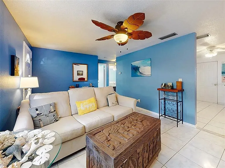 630 Olive St — Photo 4