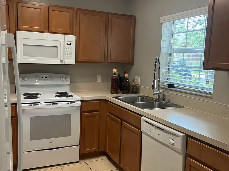 9081 Gervais Cir #806 — Photo 5