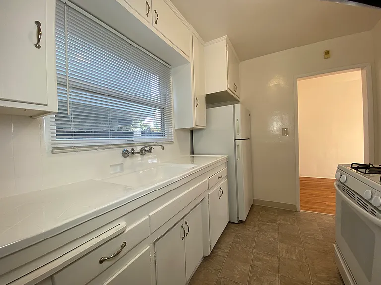 3117 Polk Ave #3117 — Photo 6