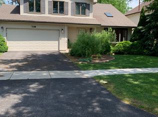 738 Kristy Ln, Wheeling, IL 60090
