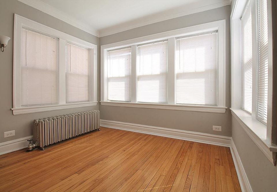 1st image of 712 N Austin Blvd APT 2E