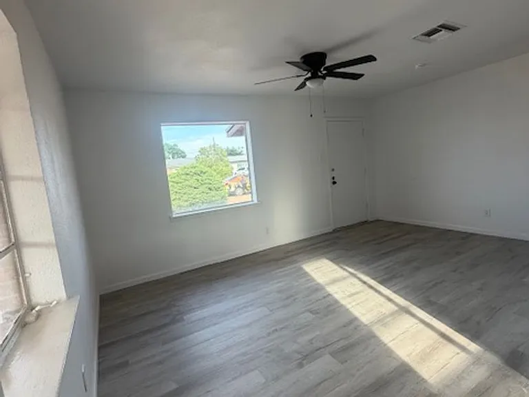 9523 Charleston St — Photo 5