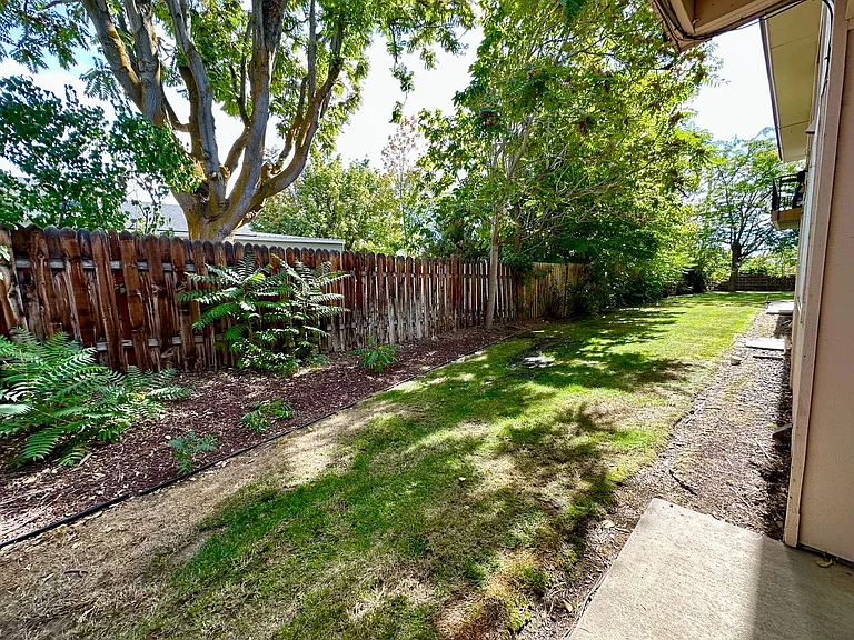 4507 Hillcrest Dr — Photo 23