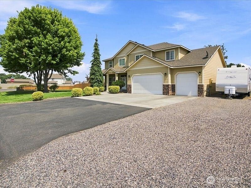 3rd image of 1421 N Road 59