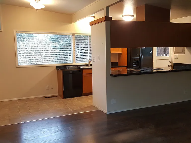 15824 SE 12th Pl — Photo 7