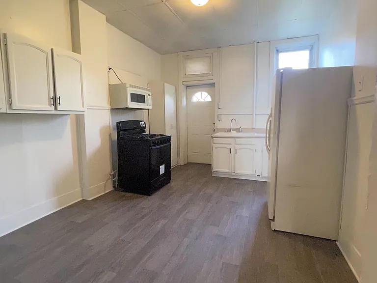 617 N 9th St #1 — Photo 2