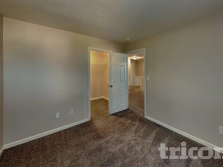 1032 Central Park Blvd S — Photo 11
