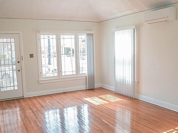 3rd image of 5219 S Cimarron St