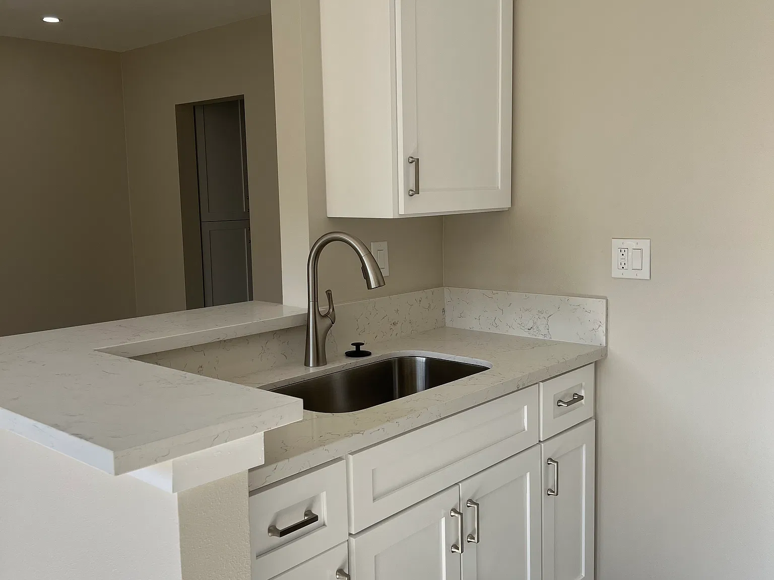 Van's Place — Photo 2