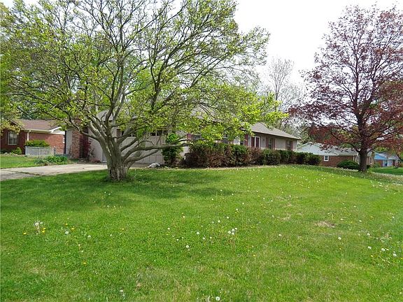3rd image of 8640 Warrington Dr