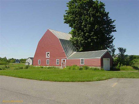 3000 sg ft 2 story barn