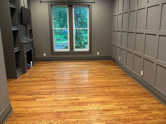 3rd image of 5083 Waterman Blvd