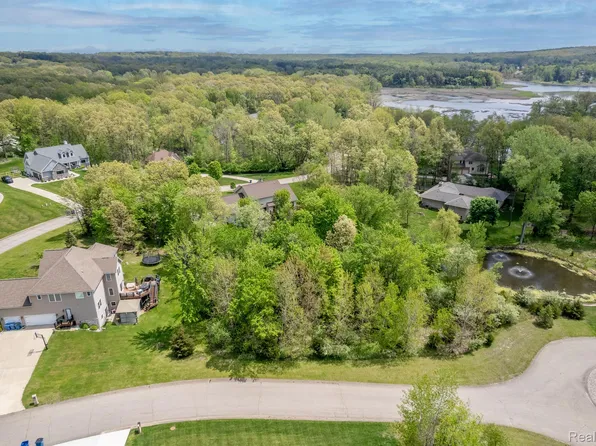 0 Hidden View Ct, Fenton, MI 48430