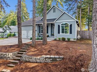 161 E Lake Forest Dr, Allyn, WA 98524