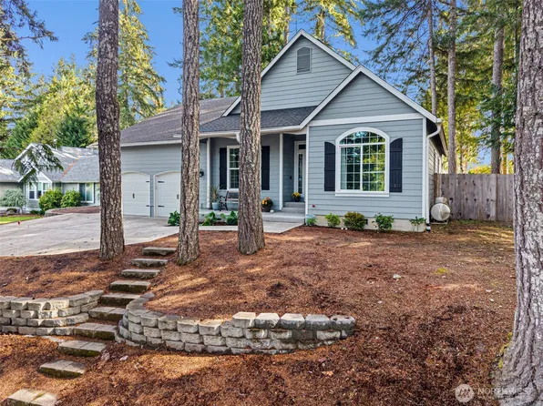 161 E Lake Forest Drive, Allyn, WA 98524