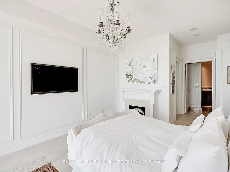 1477 Lakeshore Rd #704 — Photo 16