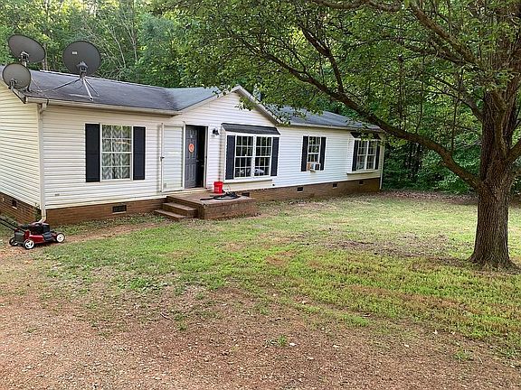 3rd image of 119 Buckhorn Dr