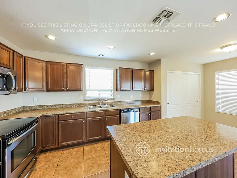 4107 S 55th Dr — Photo 8