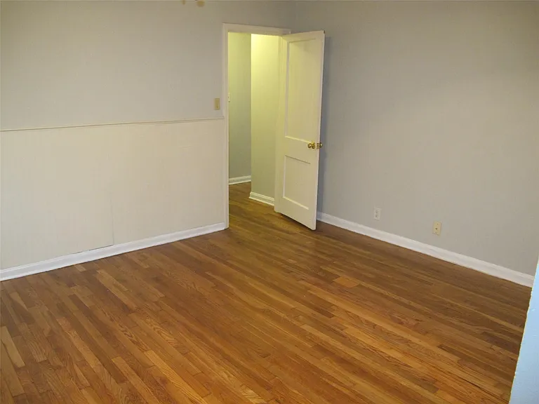 7 Scott Cres — Photo 11
