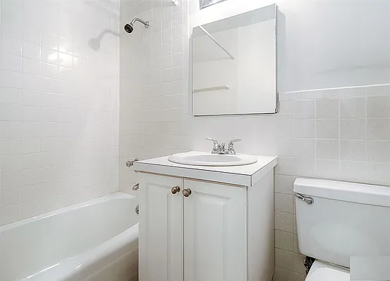 Rented by Avenues Real Estate | media 11