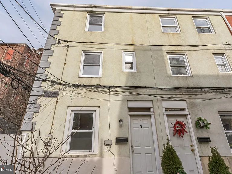 1305 N Lawrence St #1 — Photo 1