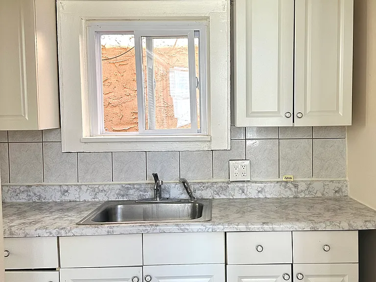 243 Gaston Ave — Photo 3