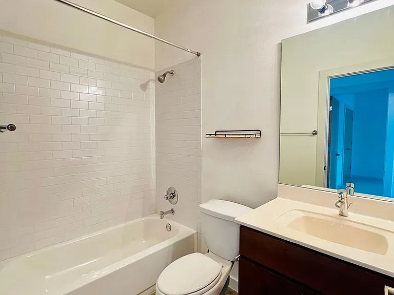 5900 Toscana Ave — Photo 18