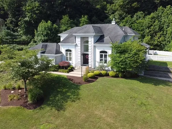 64 Wiggins Ln, Uniontown, PA 15401