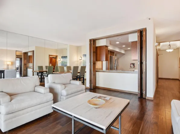 1235 Yale Pl APT 1107, Minneapolis, MN 55403