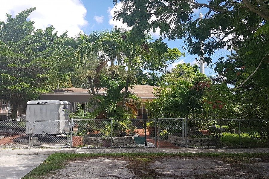 1st image of 1395 NE 157th St