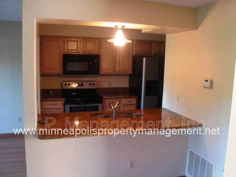 14345 Bedford Dr — Photo 2