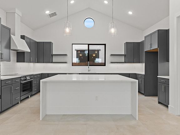 5th image of 614 E Greenback Drive