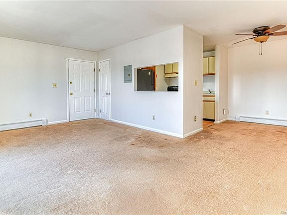 4th image of 340 Concord Ln