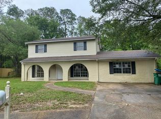 2204 Farmington Dr, Gautier, MS 39553