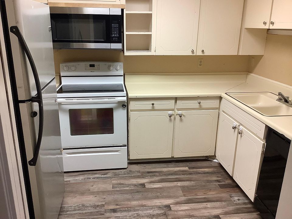1st image of 3820 Fairfield Ave #99