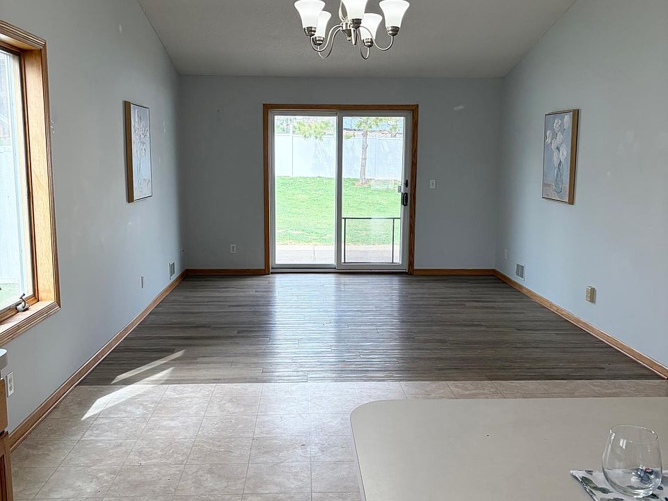 2nd image of 321 Wildwood Cir