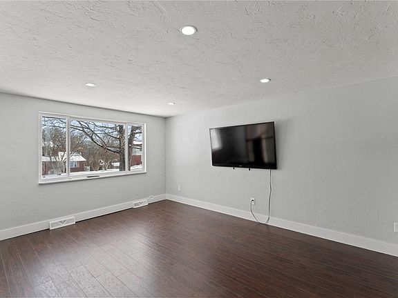5th image of 3430 Fawn Valley Ln