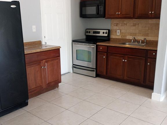 5th image of 522 W 3rd St