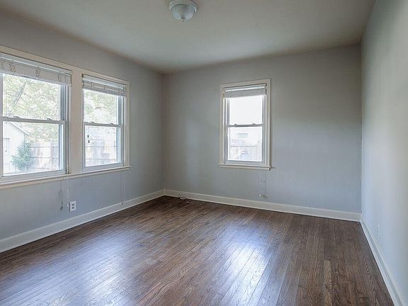 5th image of 5938 Buena Vista St