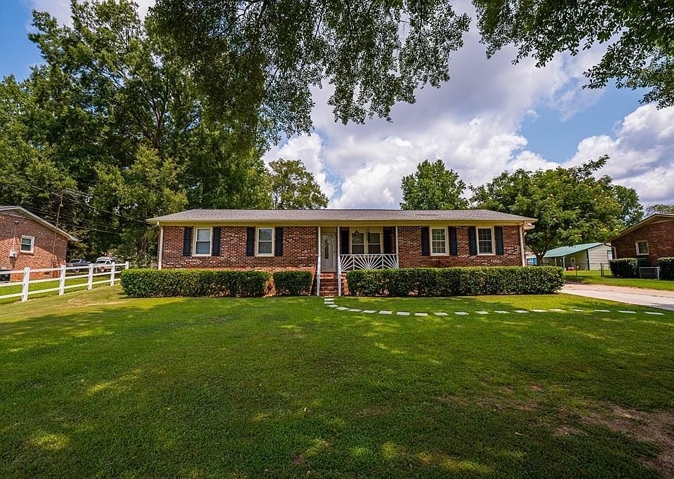 1st image of 230 Greenway Dr