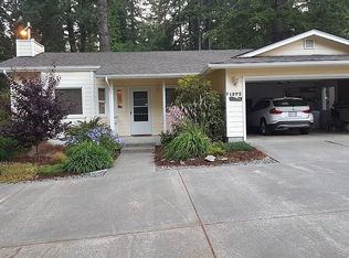 1372 Glenwood Dr, Brookings, OR