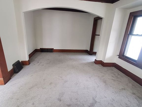 3rd image of 2419-2421 W Keefe Ave #2419