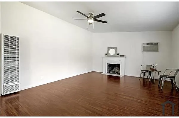 10161 Kenilworth Way photo 1