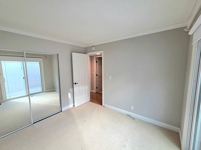 565 Rolling Hills Ln — Photo 20
