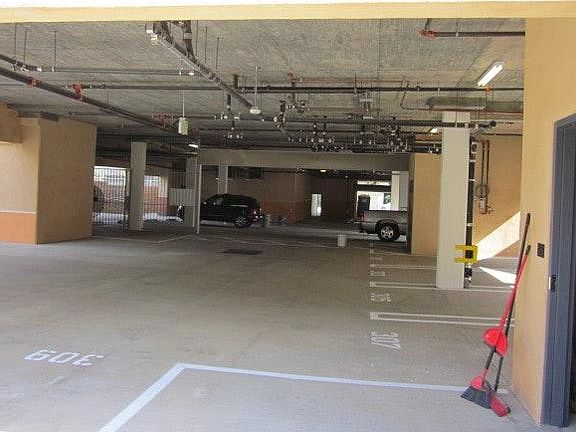 3rd image of 859 N Fair Oaks Ave Unit 305