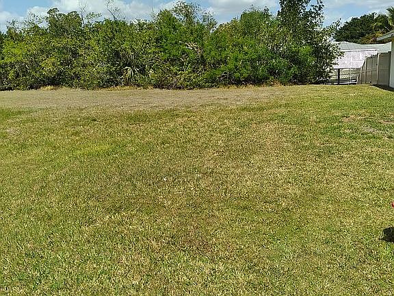 3rd image of 300 Dolphin Pkwy