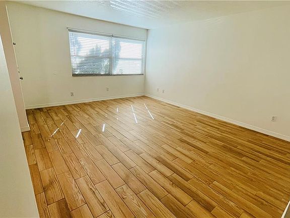 4th image of 4810 S Dauphin Ave APT B13