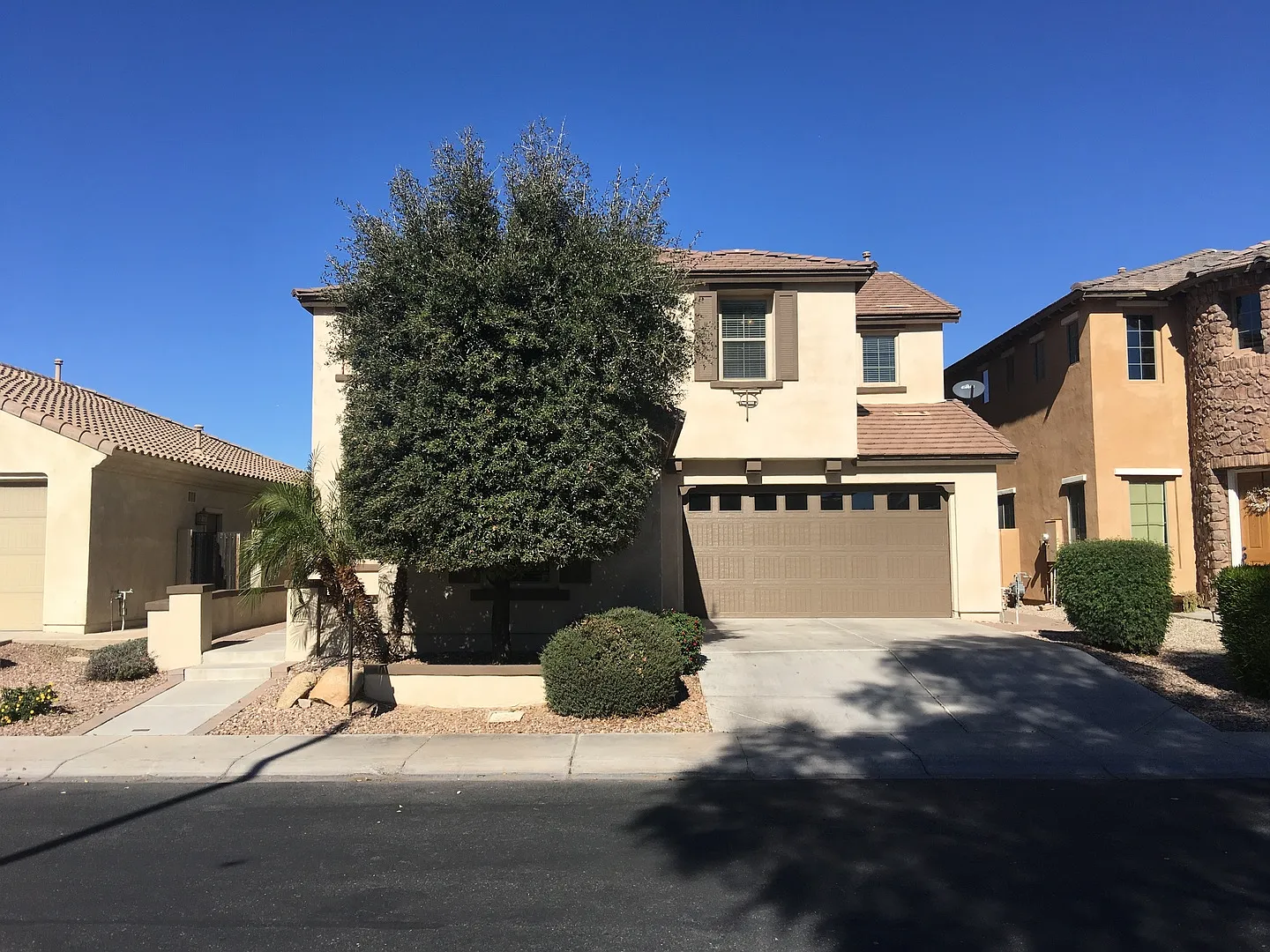 Chandler 5 Bed, 3 Bath + Bonus Room Office/Den — Photo 2
