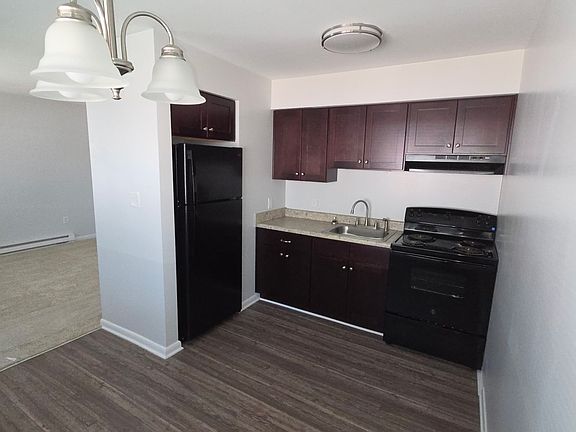 3rd image of 5213 Kennebeck Ave APT 4
