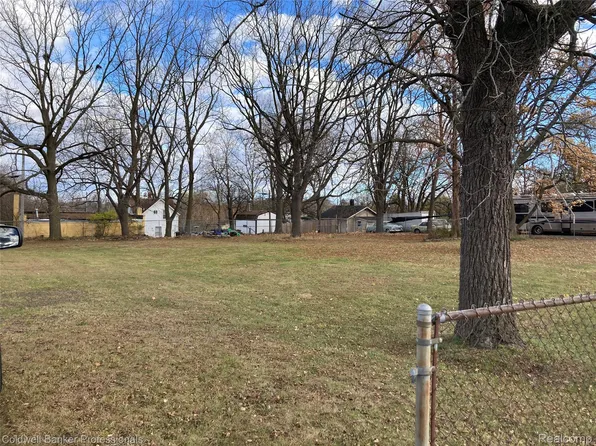0 Riker St, Pontiac, MI 48342